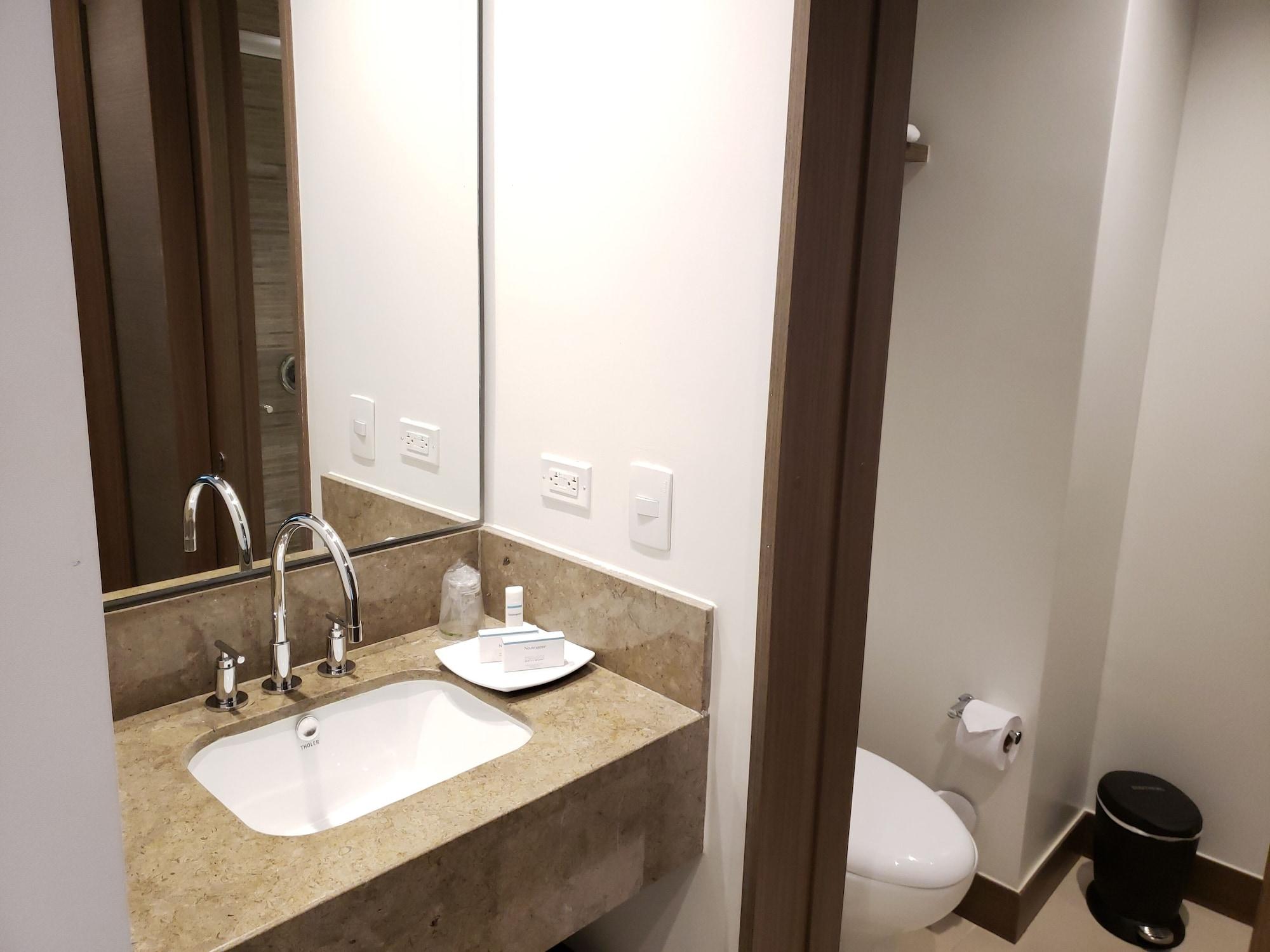 Hampton By Hilton Yopal Hotel Exterior foto