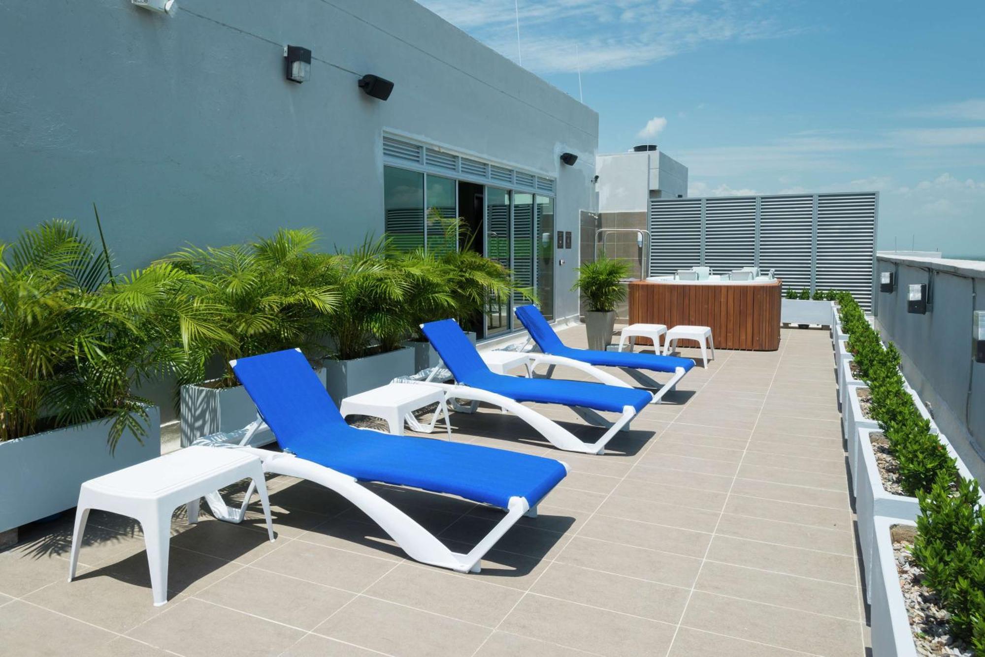 Hampton By Hilton Yopal Hotel Exterior foto