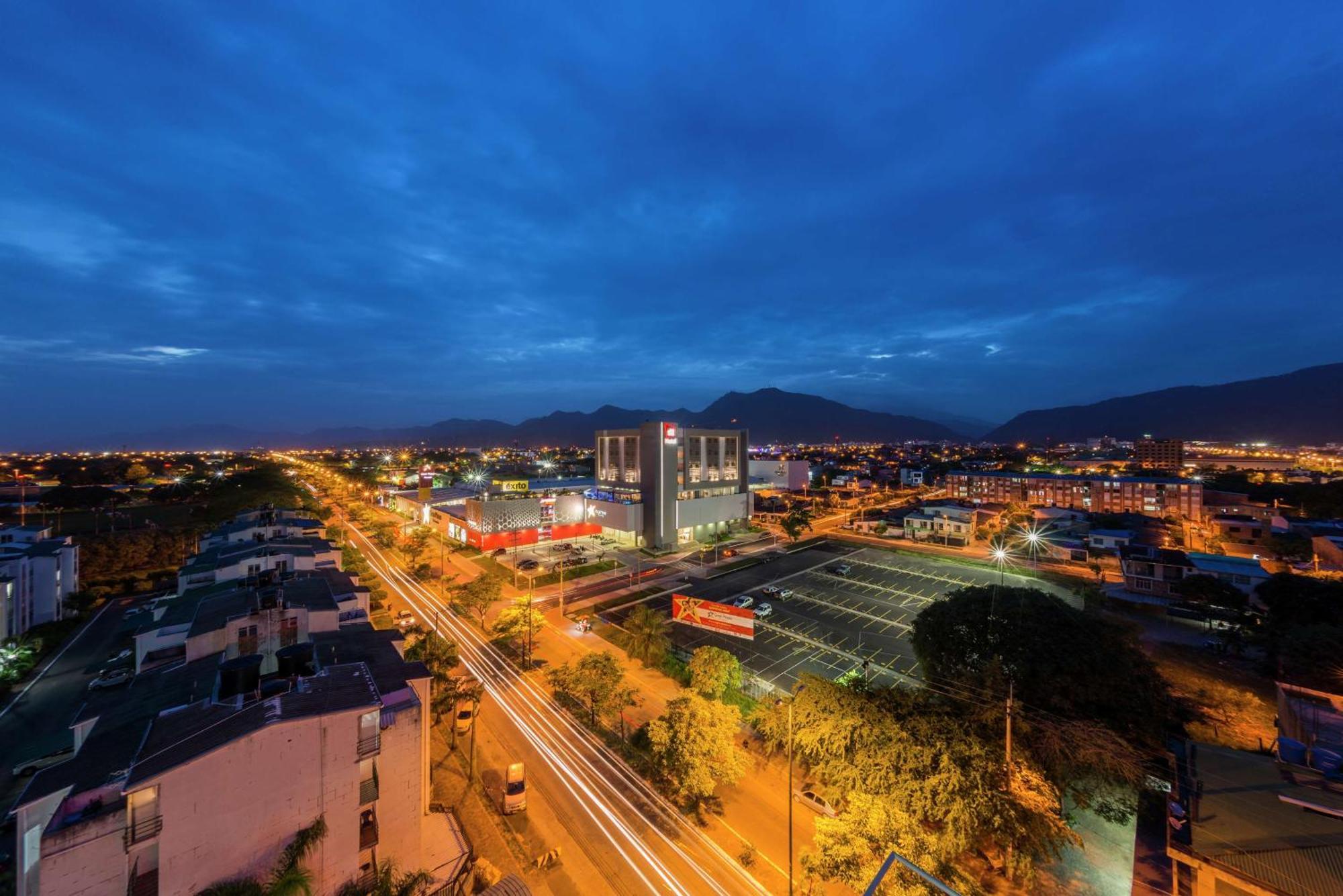 Hampton By Hilton Yopal Hotel Exterior foto